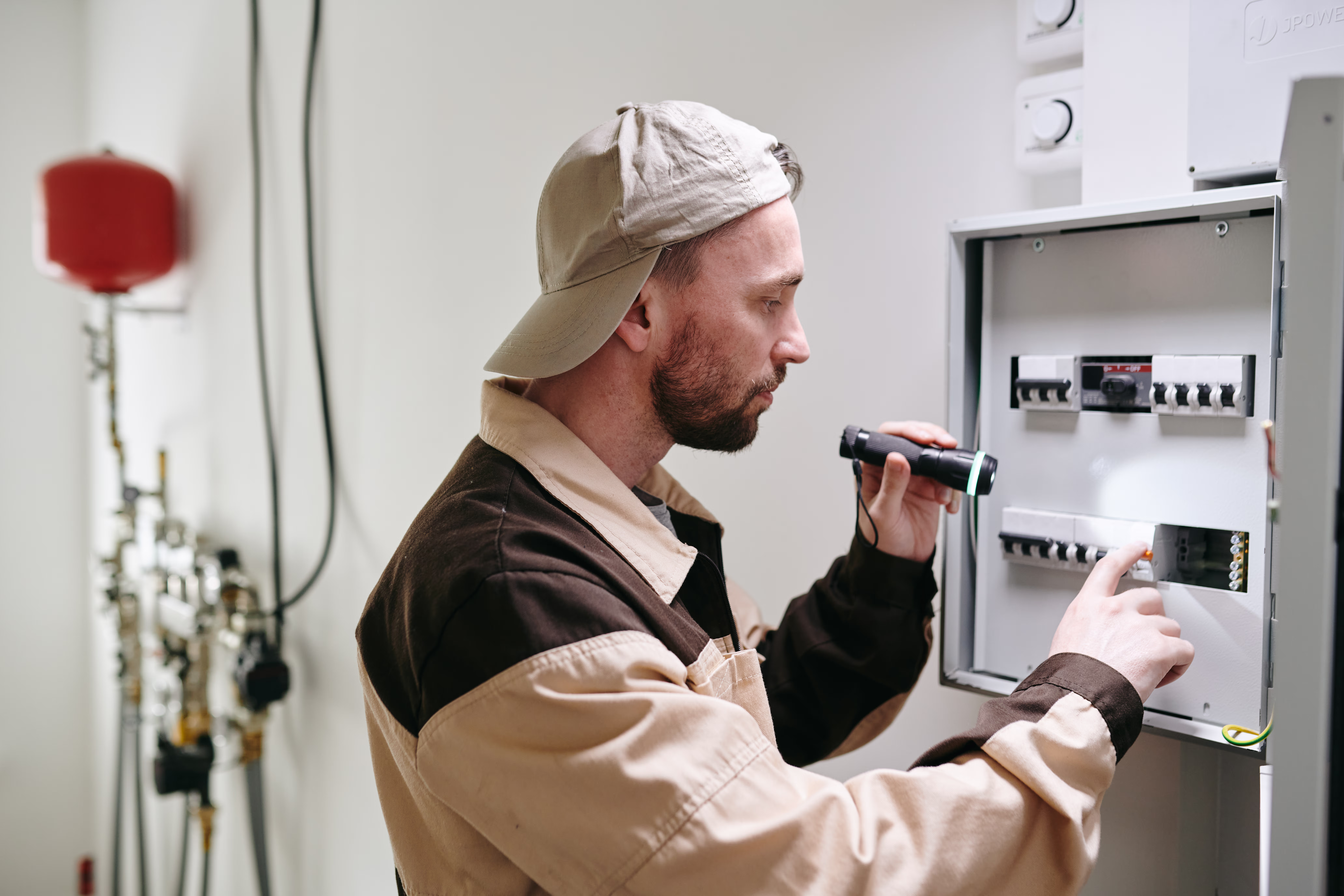 ¿Por qué se va la luz en casa? Las averías más comunes y cómo solucionarlas